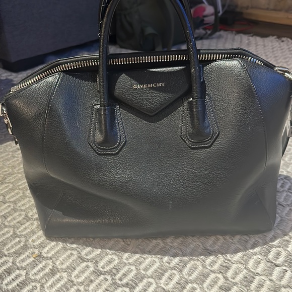 Black Givenchy Antigona - Picture 1 of 2
